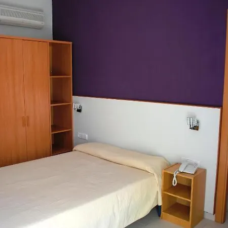 Hotel Sant Jordi Segur de Calafell Buitenkant foto